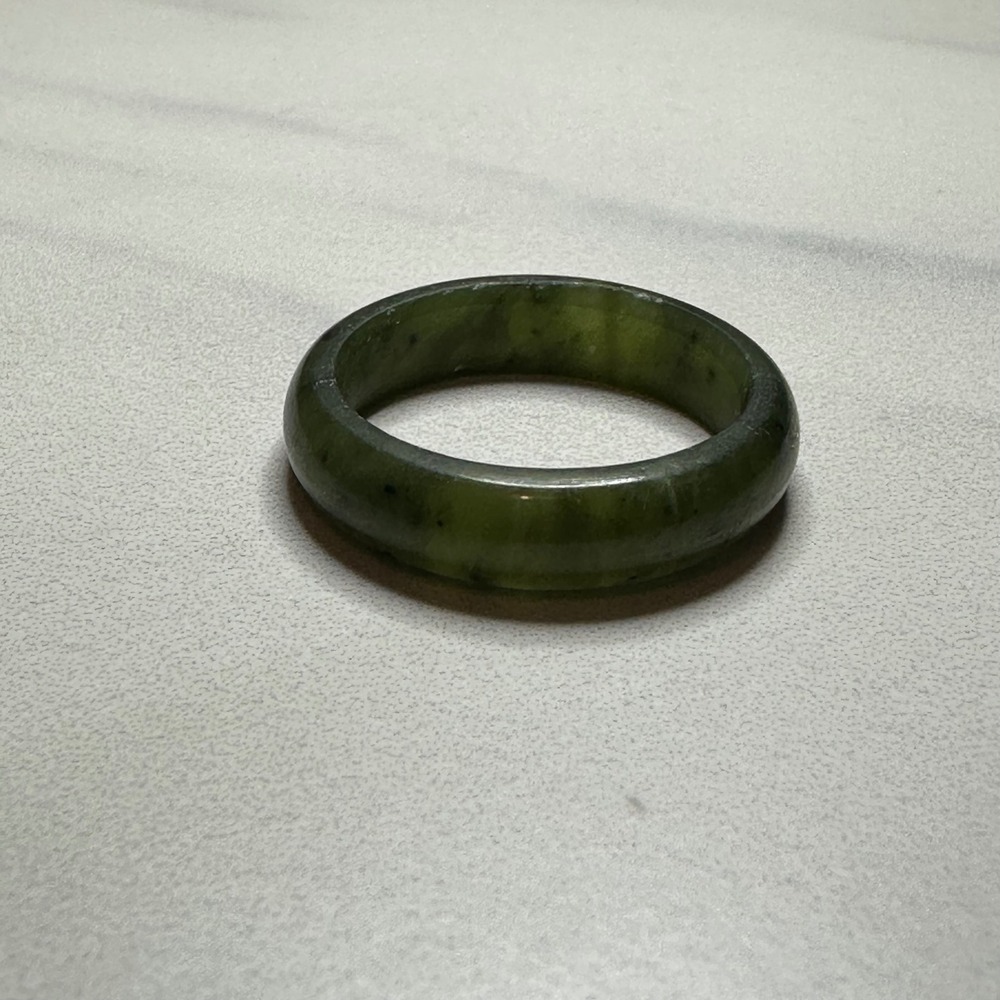 Green Jade Band Ring Size 7.75 Round Polished Natural Stone‎ Minimalist Jewelry